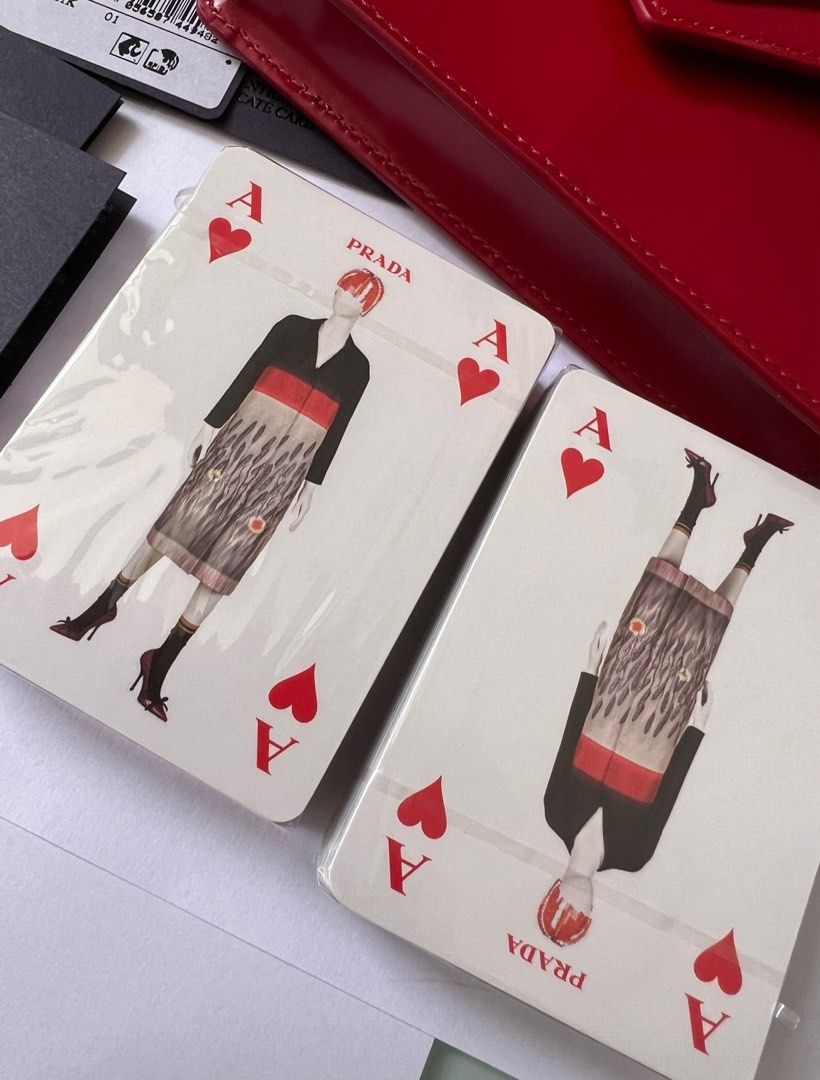 Prada playing card set (special edition), 名牌, 飾物及配件- Carousell