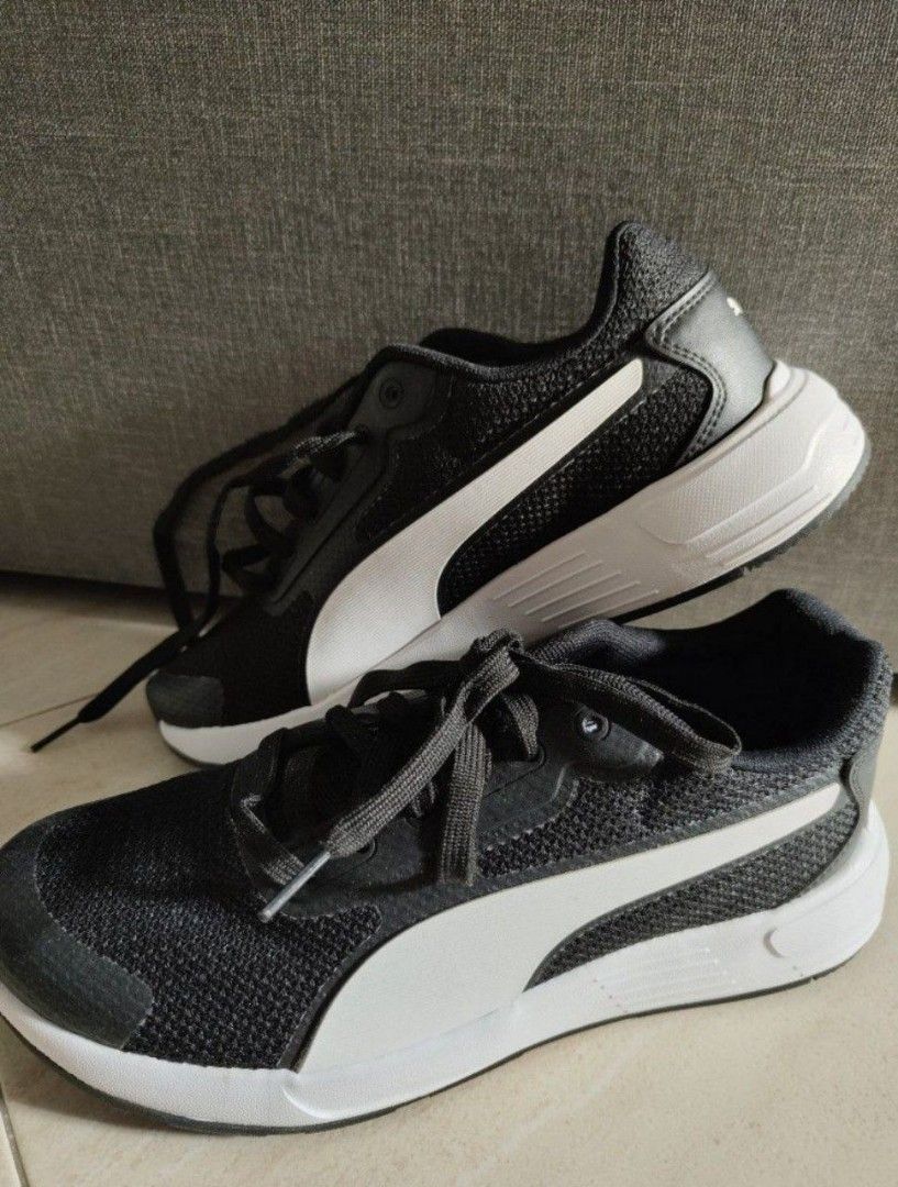 Puma best sale sports sneakers