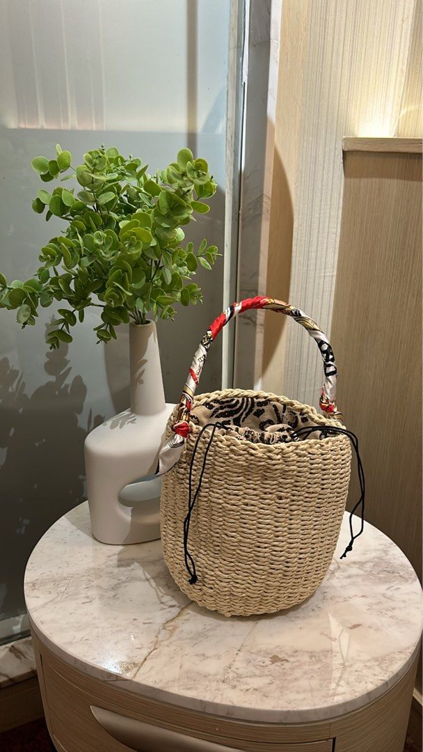 Rattan bucket bag