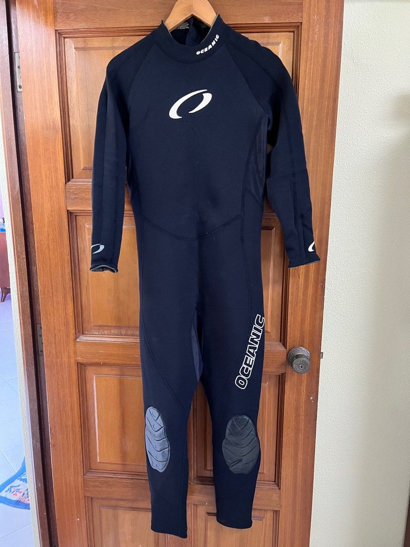 Scuba Diving Wetsuit(s) Various Brands / Sizes, Sports Equipment