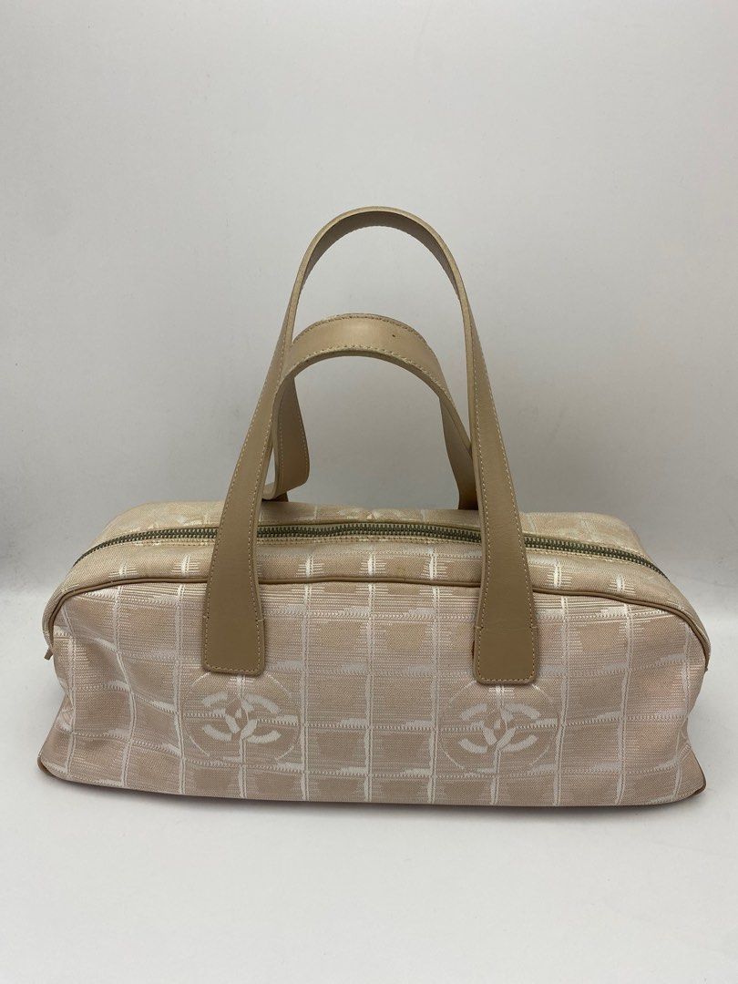 Chanel pill bag top