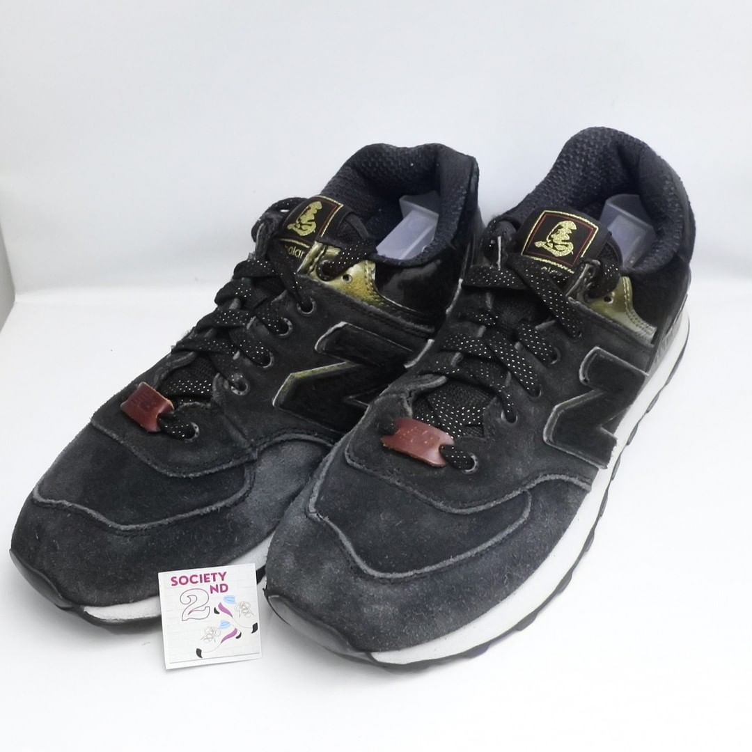 Sepatu Casual - New Balance 574 'The Year of the Horse' Size 42.5, Fesyen  Pria, Sepatu , Sneakers di Carousell