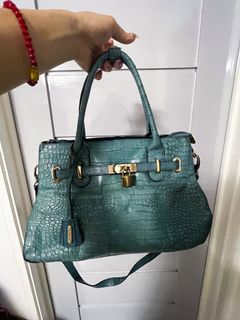 (Category: ) located in . Submitted by preloved124 (Listing ID 1244586258, Image 1). Description: .