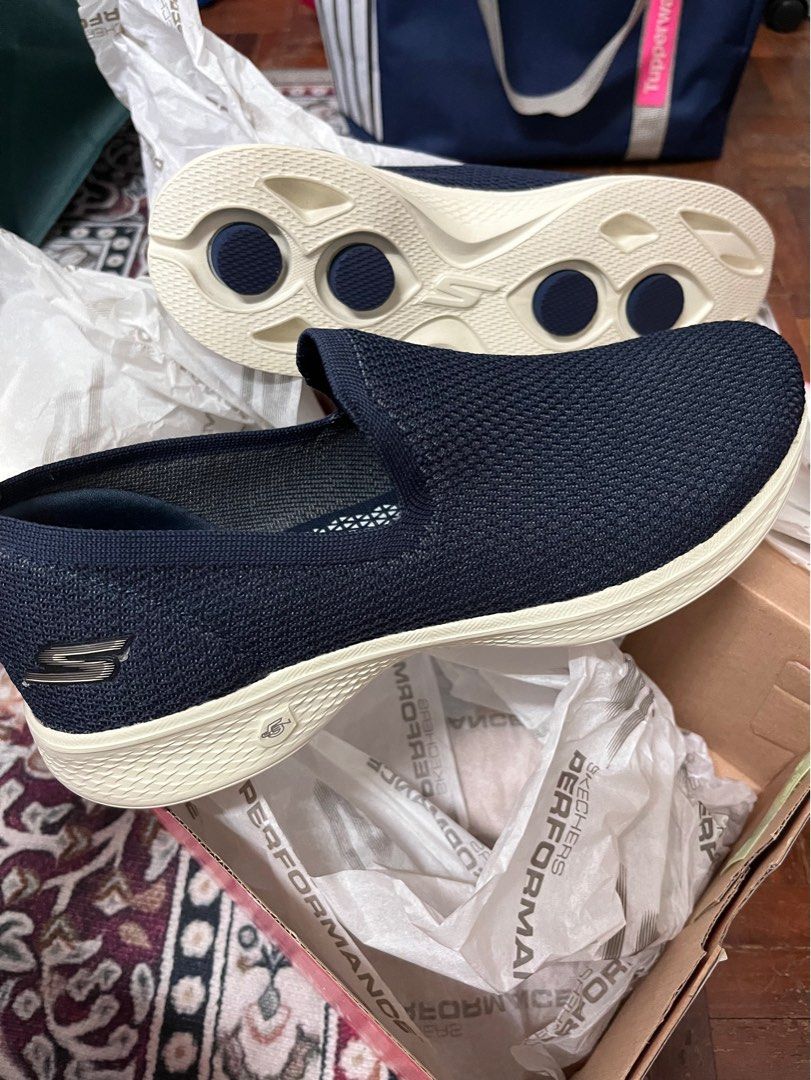 14939 skechers clearance