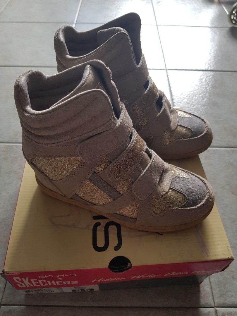 Wedge hotsell sneakers skechers