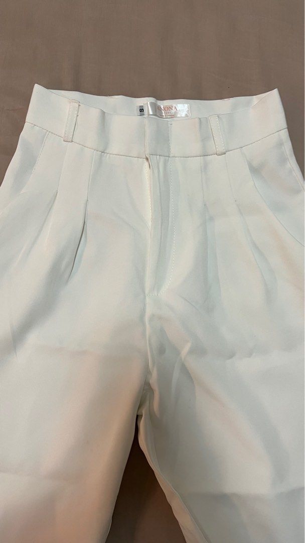 White top casual trousers