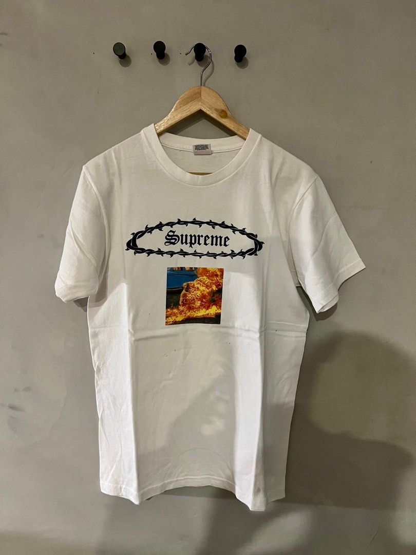Supreme burning online man tee