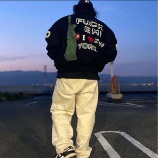 Supreme Louis Vuitton Supreme×Leather Bomber Varsity, Men's Fashion, Coats,  Jackets and Outerwear on Carousell
