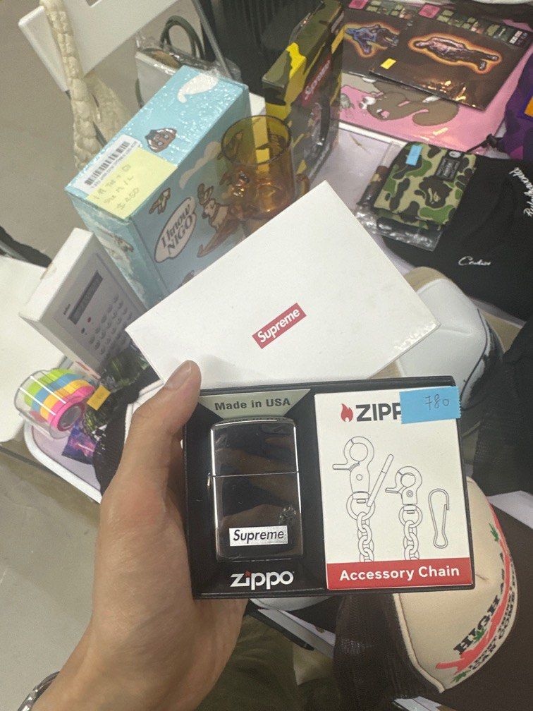 Supreme chain Zippo, 興趣及遊戲, 收藏品及紀念品, 古董收藏- Carousell