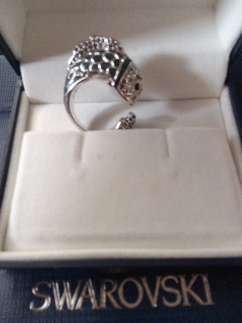 Swarovski Ring, Women's Fashion, Jewelry & Organizers, Rings on Carousell