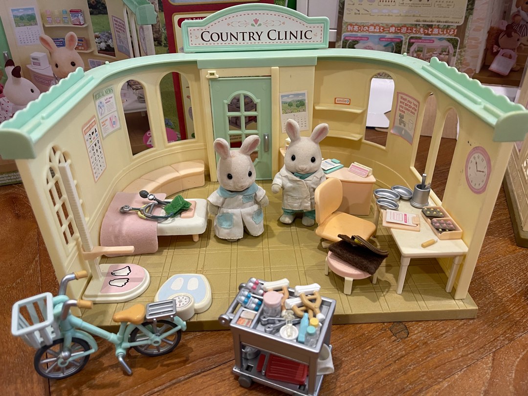 Sylvanian families country clinic top