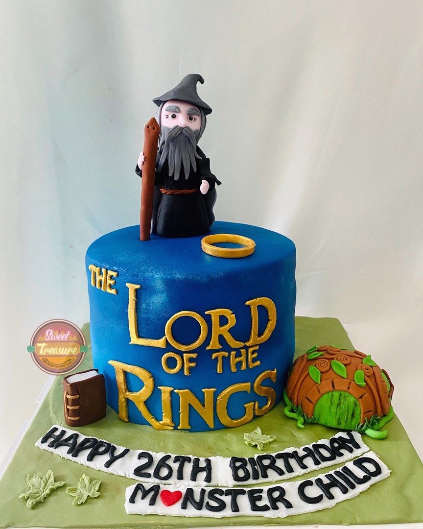 The Lord of the Rings / Gandalf cake, Food & Drinks, Homemade Bakes on