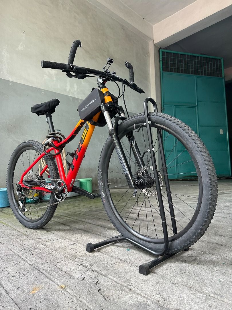 Trek Marlin 7 27.5 with Lots of Accessories Included Sports