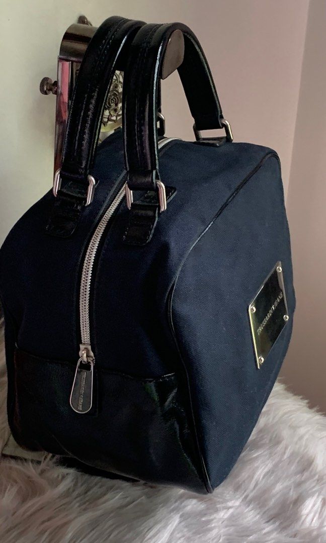 Trussardi Jeans handbag (Category: Luxury Bags & Wallets) located in Malolos. Submitted by flapnbloom.ph (Listing ID 1244641779, Image 3). Description: Rare Trussardi Jean box typed handbag MOP: Bank transfer/GCash Pm for inquiries.