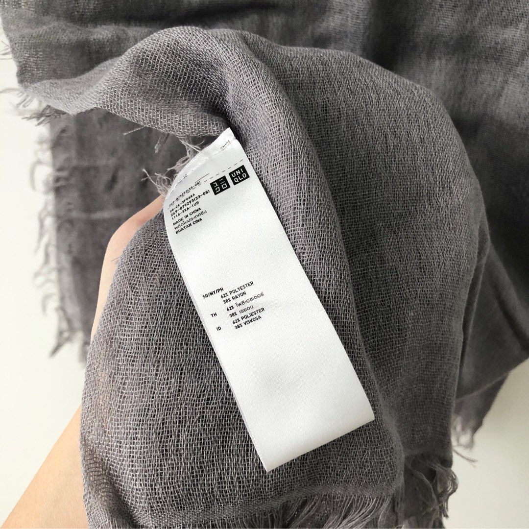 uniqlo shawl