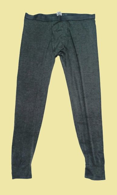 Uniqlo Heattech Thermal Leggings (XXL)#511, Men's Fashion, Bottoms,  Underwear on Carousell