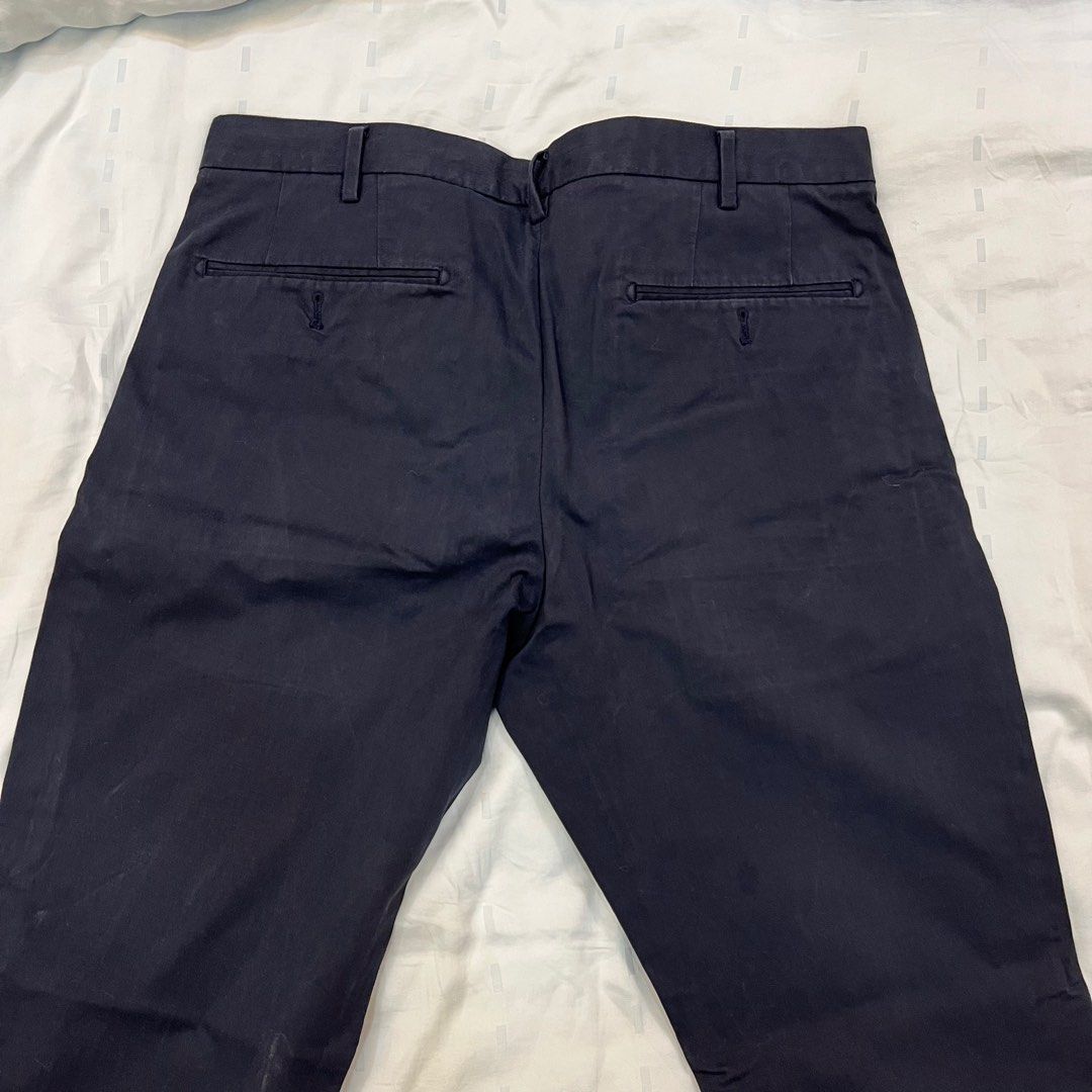 Uniqlo Men Navy Blue Chinos waist 36 inches, Men's Fashion, Bottoms ...