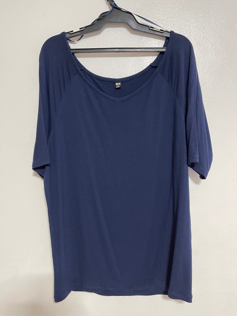 UNIQLO Navy blue Top on Carousell