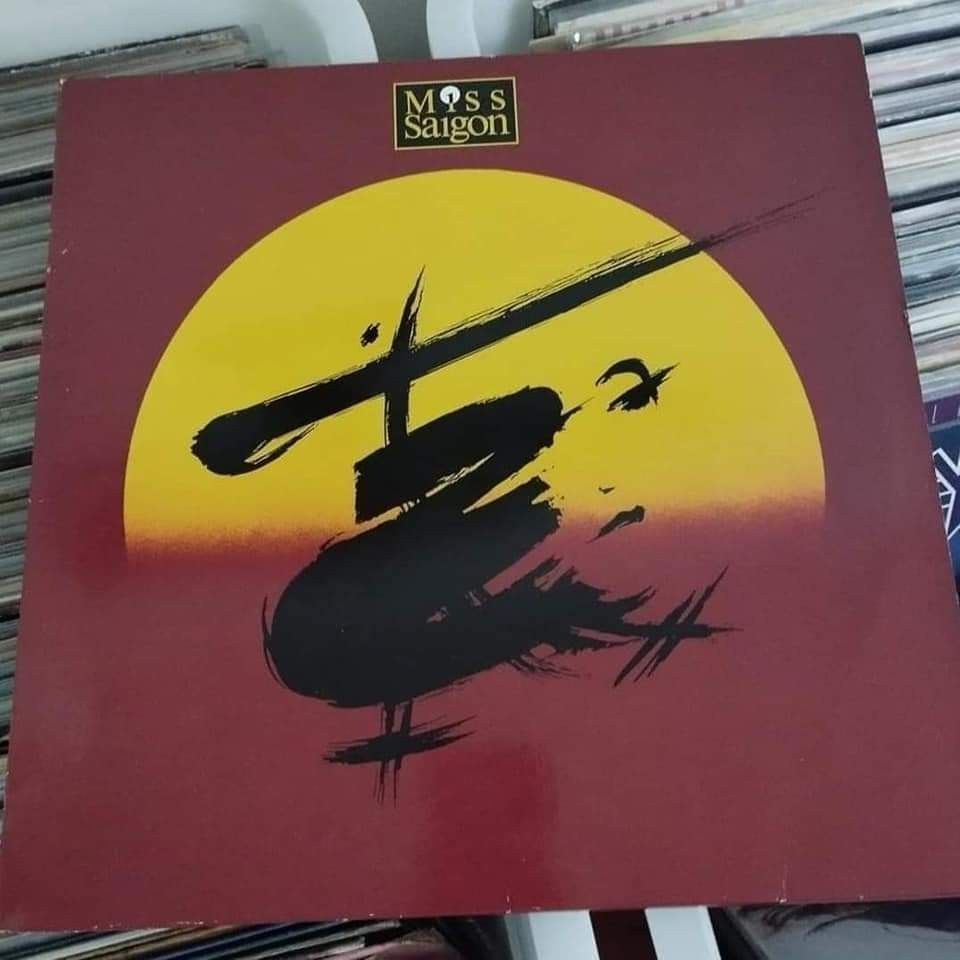 VINYL RECORD (Category: Vinyls) located in Valenzuela. Submitted by musiqueviberecords (Listing ID 1244478884, Image 1). Description: Sale!!!💁❤️ Miss Saigon 2 record set Original cast recording 20 page booklet inserts includes cast,pictures and scripts German Pressing VG+/NM P 4,000 👉 new outer sleeves included 👉 playgraded 👉 LBC (☑️) / lalamove For orders and inquiries and further details 📲 KEEP SPINNING 📀📀📀 STAY SAFE ❤️😷 Thank you.