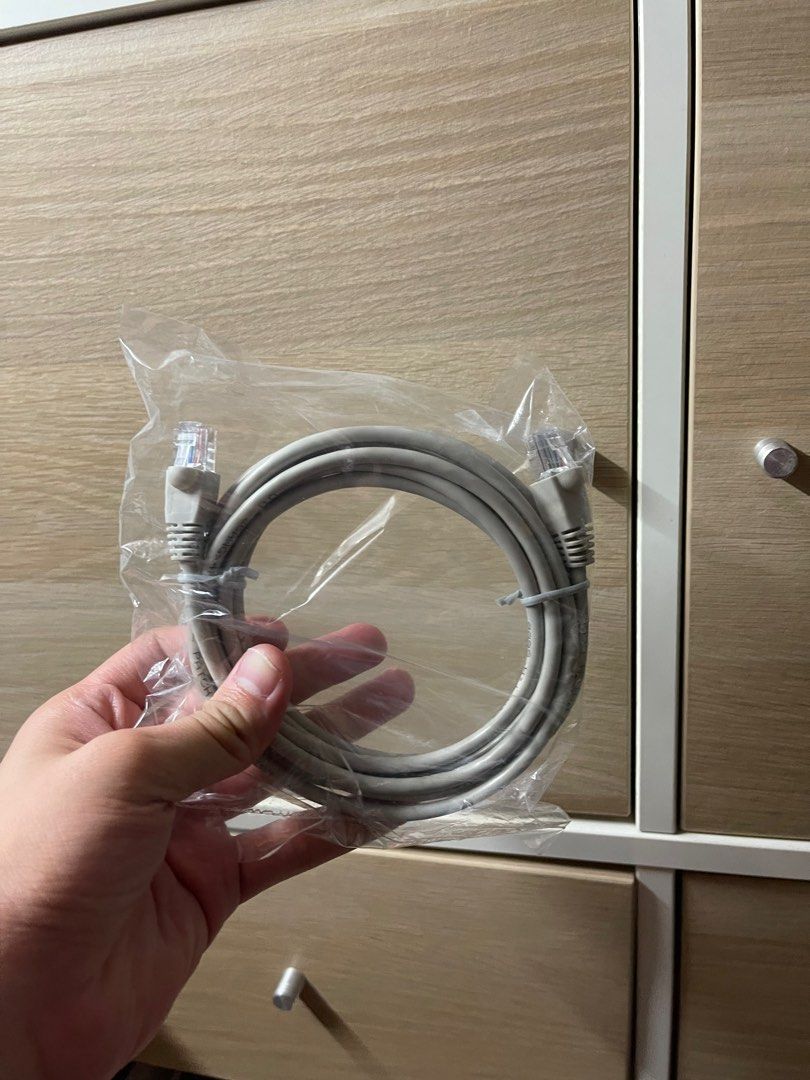WLAN Cable (Category: Cables & Adaptors) located in Singapore. Submitted by x.xstarwars (Listing ID 1244591191, Image 1). Description: Self Collect at Lakeside or Tanjong Pagar MRT.