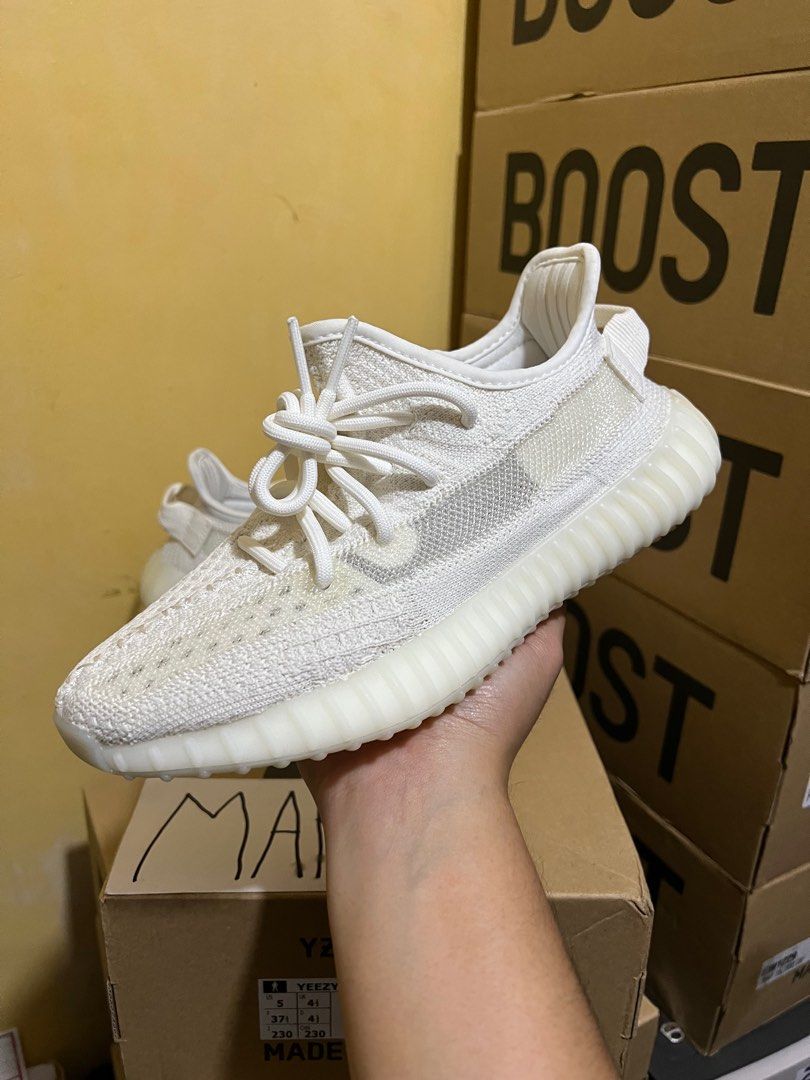 Yeezy Boost 350 v2 Bone Size 7 Womens