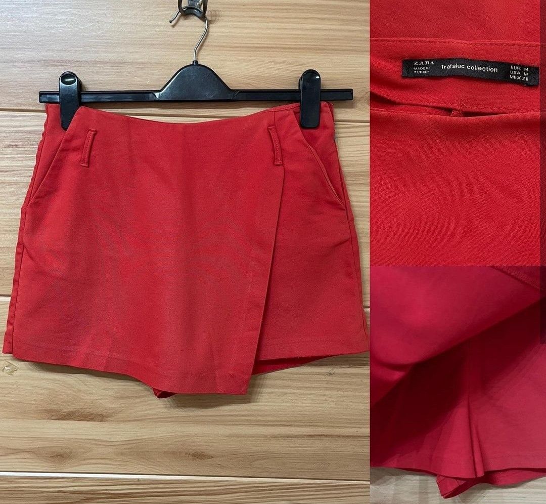 (Free SF) Zara Skort (Category: Skirts) located in Marikina City. Submitted by mustdeclutter (Listing ID 1244467270, Image 2). Description: True to size Waist: 28-29 inches Free shipping within Metro Manila via J&T.
