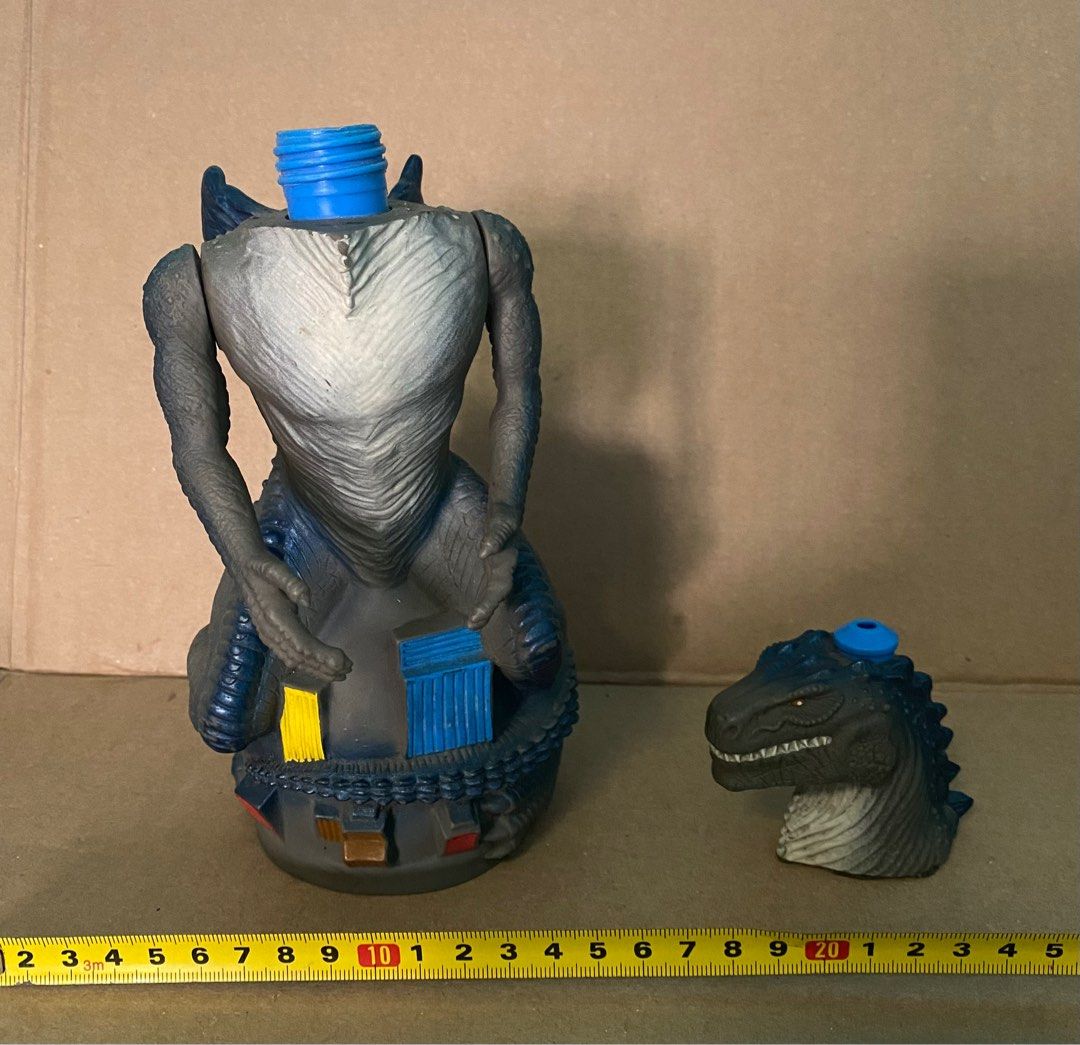 1998 TOHO GODZILLA WATER BOTTLE WITH RIBBED STRAW & SCULPTED CAP