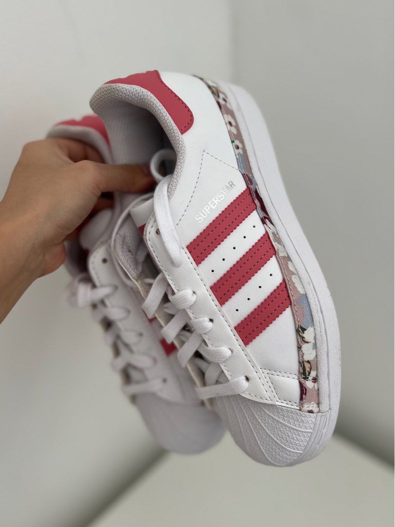 Adidas superstar outlet pink floral