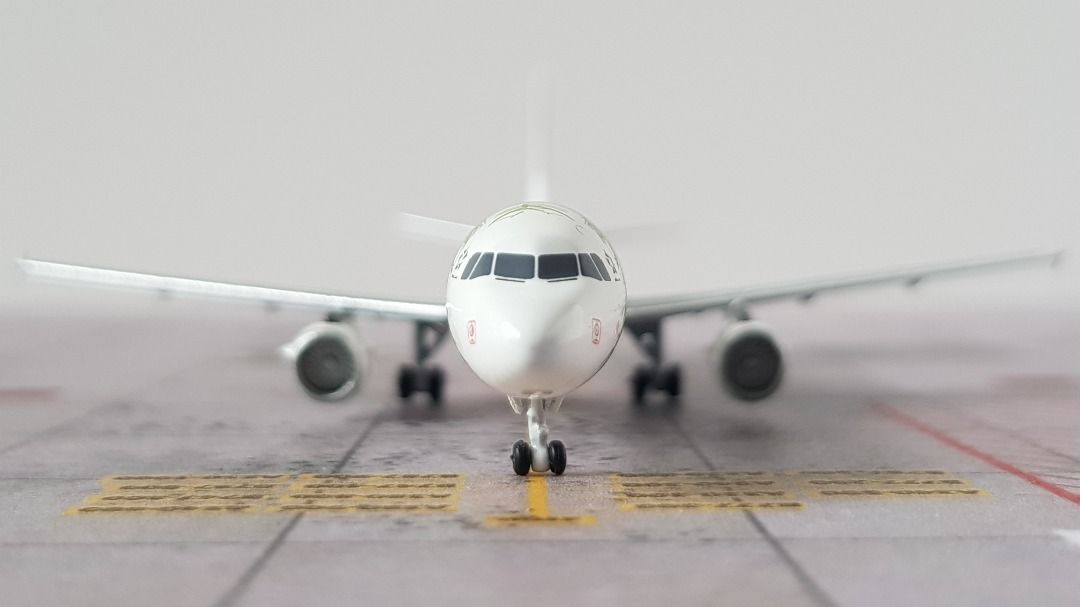 商談品‼️Air China A321 1/200 スケールモデル Aviation CHINA AIRLINES FOR AIRBUS A321NEO B-18102 1:200