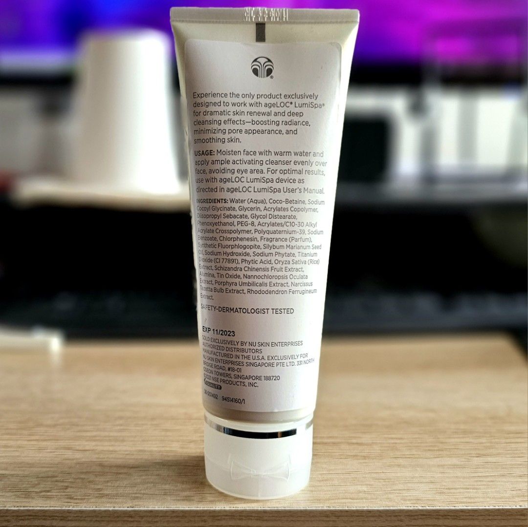 ageLOC LumiSpa Activating Cleanser (Normal/Combo) (Category: Face Care) located in Singapore. Submitted by vrevolver (Listing ID 1244679903, Image 2). Description: ☑ Authentic NuSkin Product. Expiring in November, just didnt have the discipline and time to use it. Will show proof of purchase if interested. ageLOC LumiSpa Activating Cleanser Normal/Combo is formulated using Nu Skin's proprietary ageLOC ingredient blend to maintain the skin's natur
