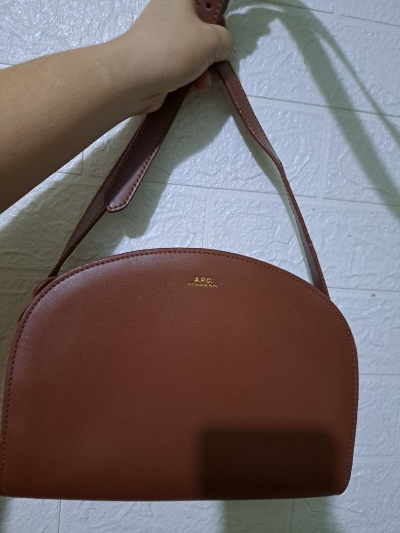 Apc top sling bag