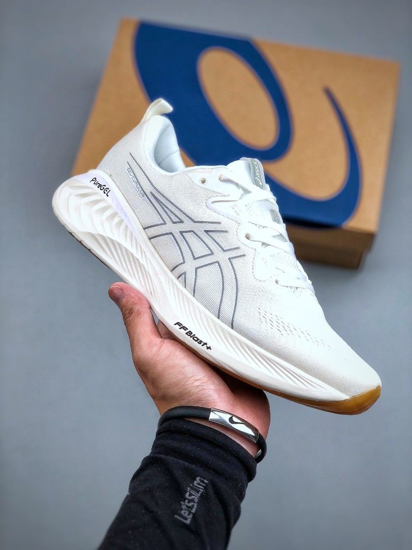 Harga sepatu deals asics cumulus