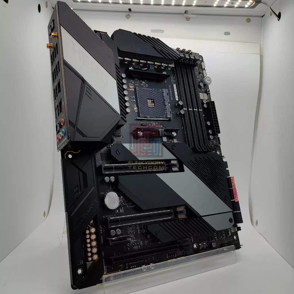Asus ROG CROSSHAIR VIII HERO WI FI ATX AM4 Motherboard