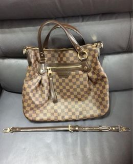 LV Louis Vuitton Patches Sling, Luxury, Bags & Wallets on Carousell