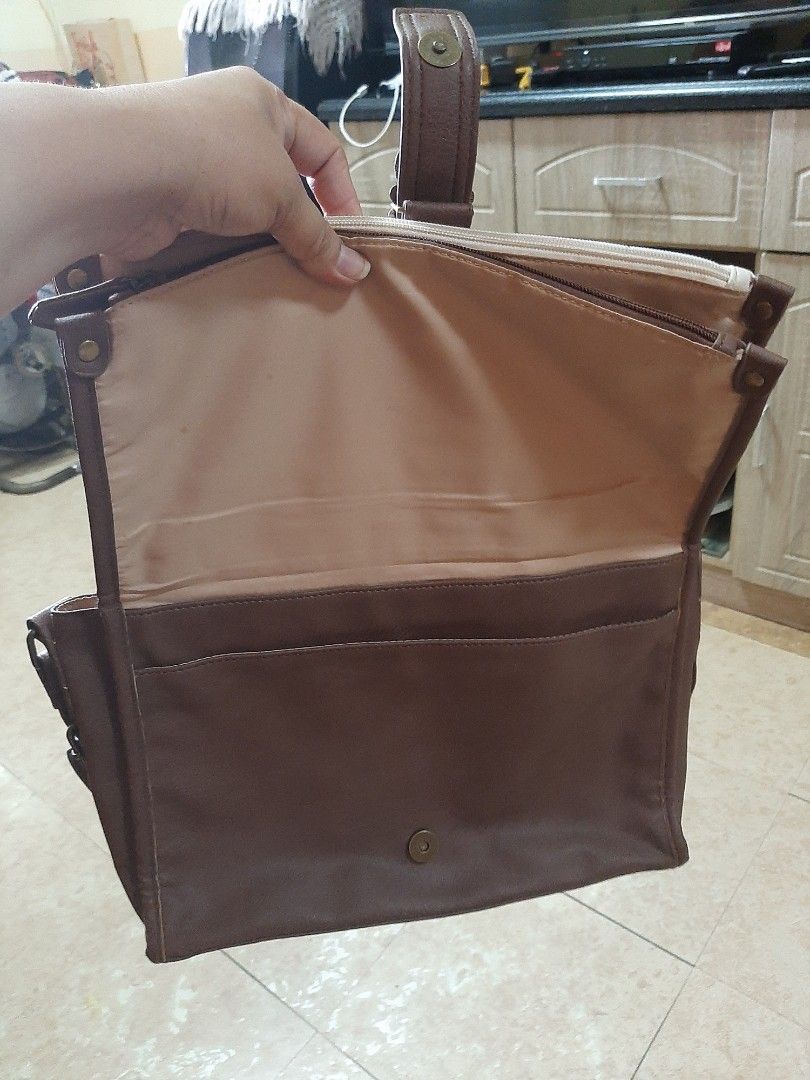 AXES FEMME SHOULDER / BODY BAG, Women's Fashion, Bags & Wallets, Cross