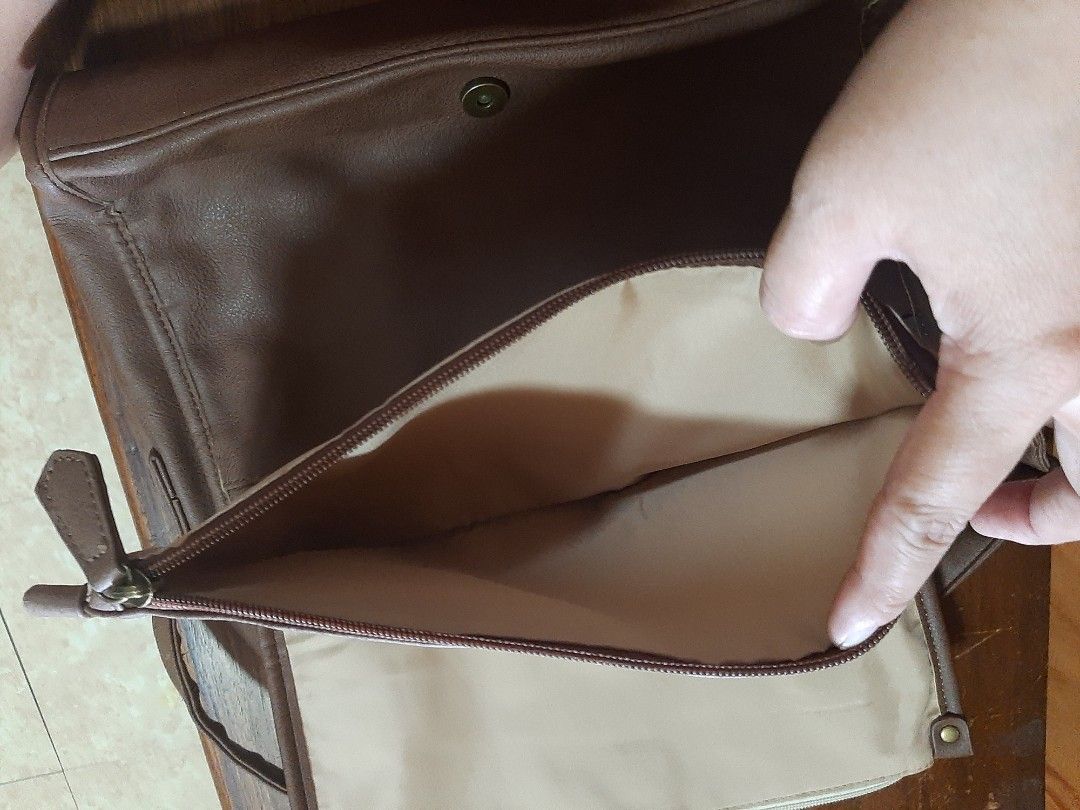 AXES FEMME SHOULDER / BODY BAG, Women's Fashion, Bags & Wallets, Cross