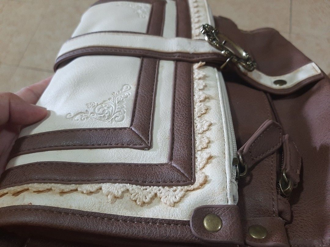 AXES FEMME SHOULDER / BODY BAG, Women's Fashion, Bags & Wallets, Cross