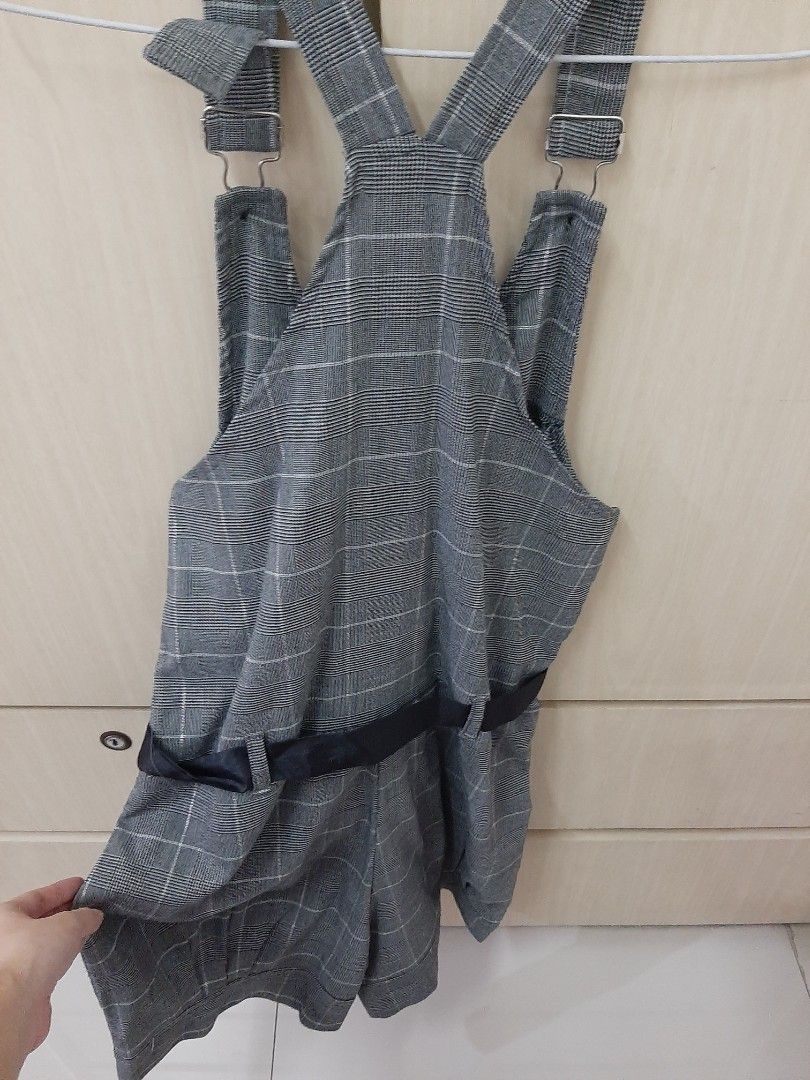 Baju jumpsuit abu korea merek Chic Simple on Carousell