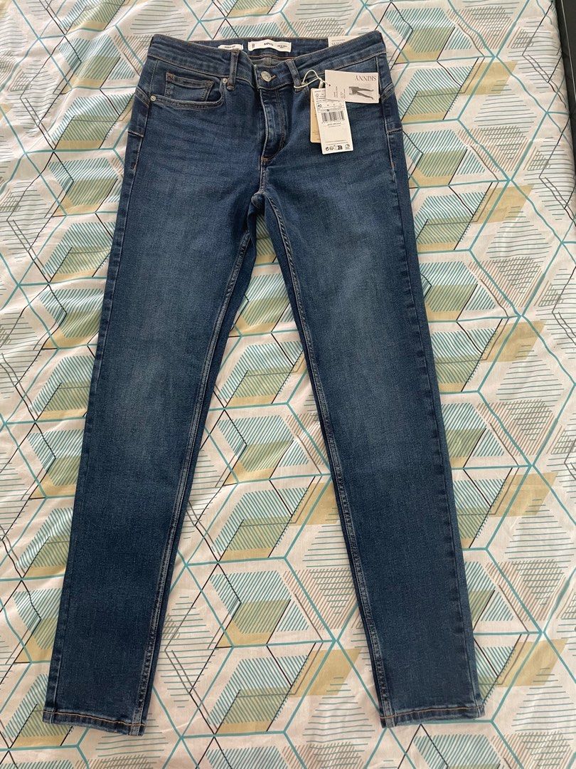 Brand New Mango Push Up Jeans (Category: Jeans) located in San Fernando. Submitted by akcd12 (Listing ID 1244671234, Image 2). Description: Brand New Mango Skinny Jeans Mall Price Php 1,995 Bought from Mango Fits size 28-29 .
