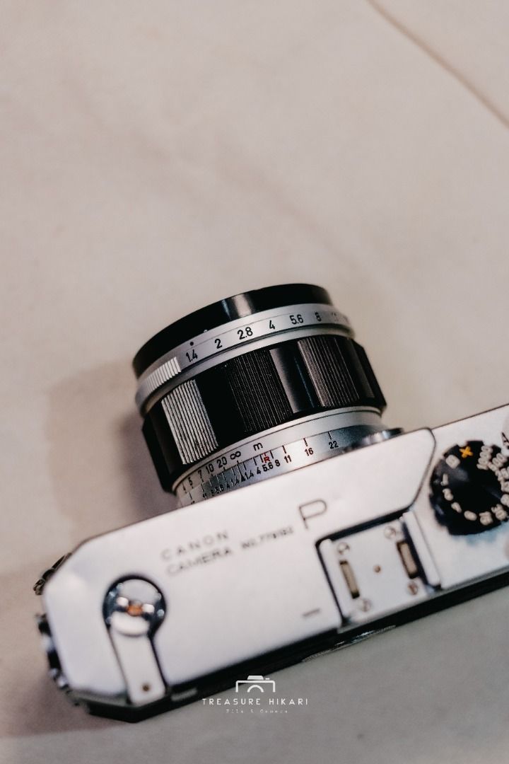 Canon P + Objectif Canon 50mm F/1.8 LTM + Posemètre - Appareil Photo Télémétrique Argentique Japonais (Années 1960)