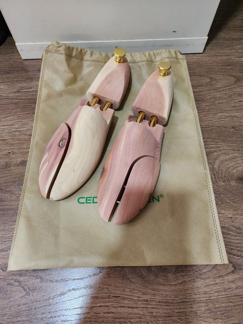 Cedar green 2024 shoe tree