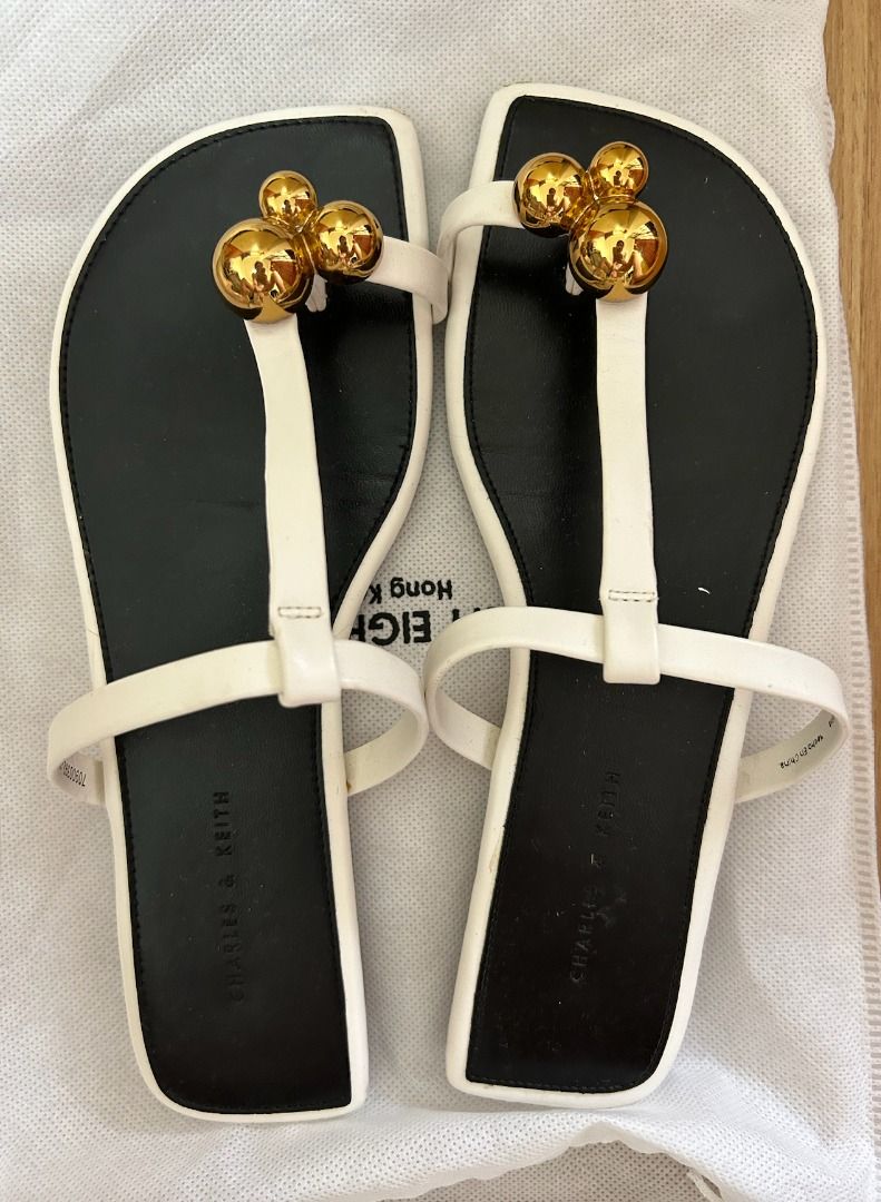White toe clearance ring flat sandals