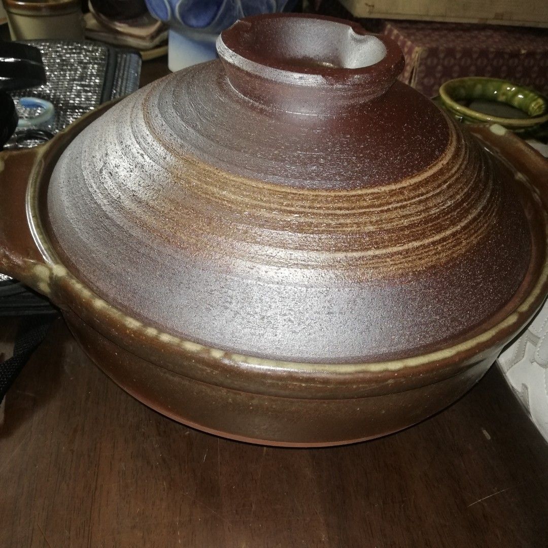 donabe hot pot (japan) (Category: Cookware & Accessories) located in Paranaque City. Submitted by 4thestate.surplusan (Listing ID 1244847358, Image 1). Description: donabe hot pot, fr japan..unused. pls see pics.