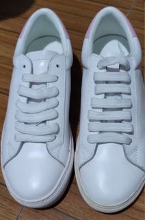 GIVENCHY White sneakers (SALE)