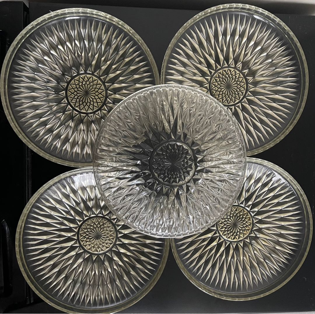 Glassware set (Serving Plates) on Carousell