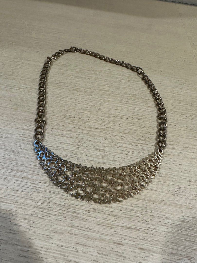 Structured Gold Chain Gold structured necklace, Women's Fashion, Jewelry & Organisers ...