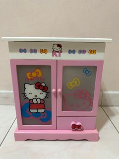 (Category: ) located in . Submitted by helpmeclearstuffs (Listing ID 1244717957, Image 1). Description: .