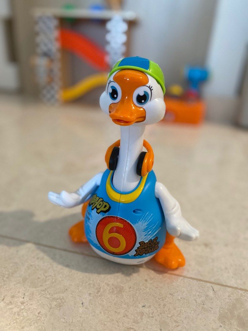 Hip hop dancing goose dancing duck