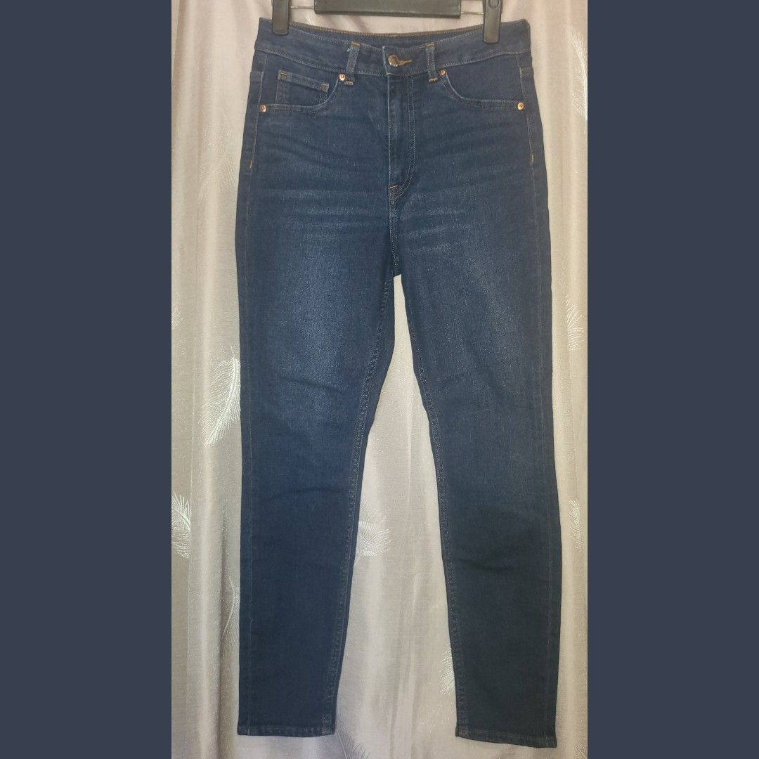 h&m curvy jeggings, Women's Fashion, Bottoms, Jeans on Carousell