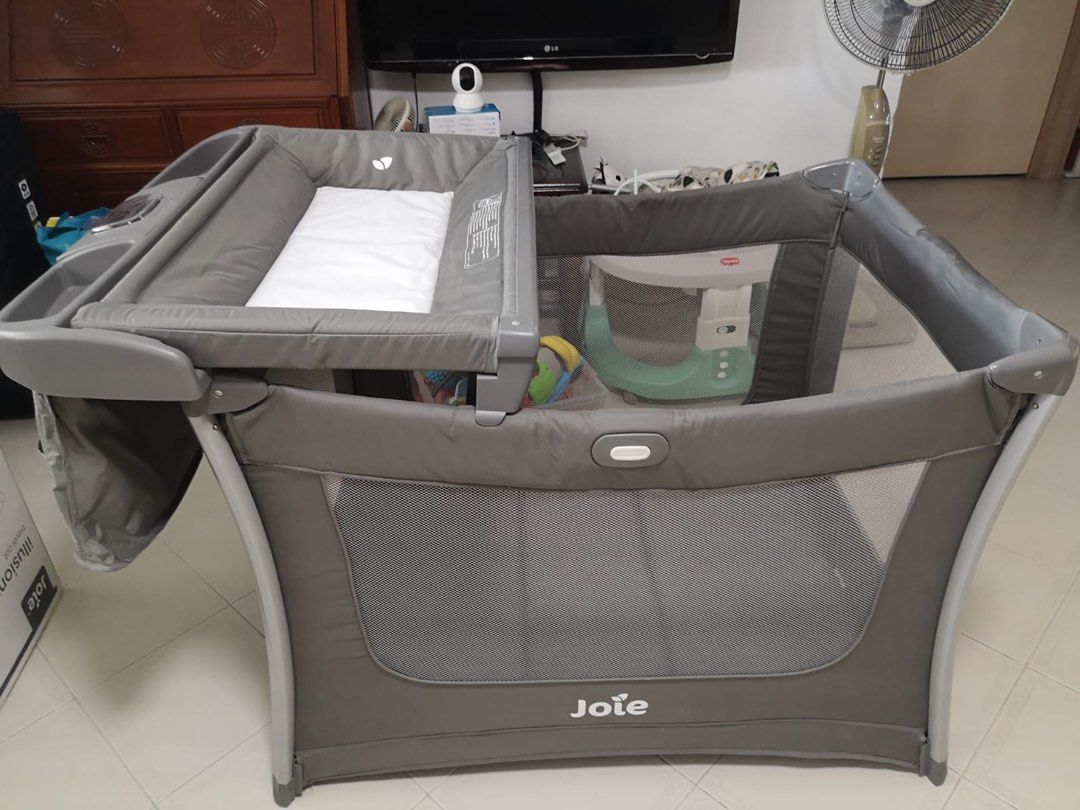 Joie illusion sales travel cot